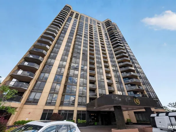 900 Palisade Ave APT 2403, Fort Lee, NJ 07024