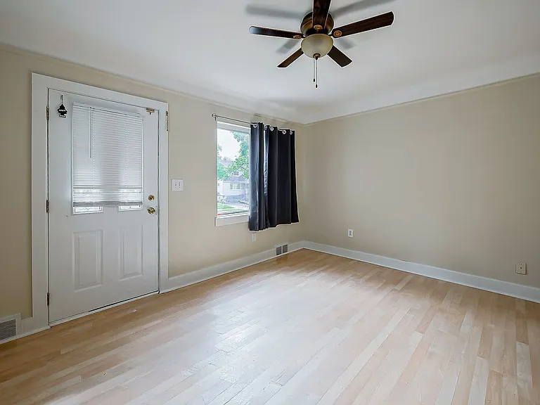 358 S Marshall St — Photo 11