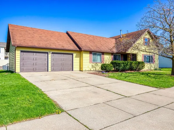 150 Westbrook Dr, Oshkosh, WI 54904