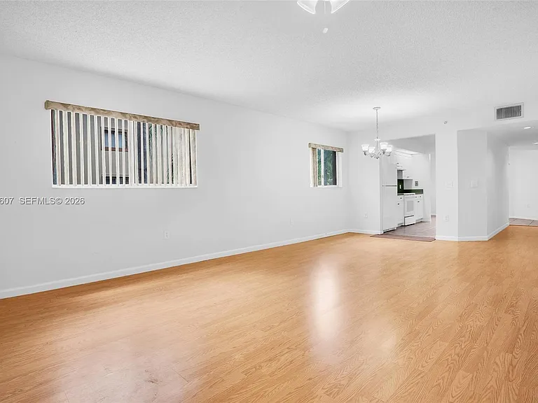 900 SW 142nd Ave #115L — Photo 9