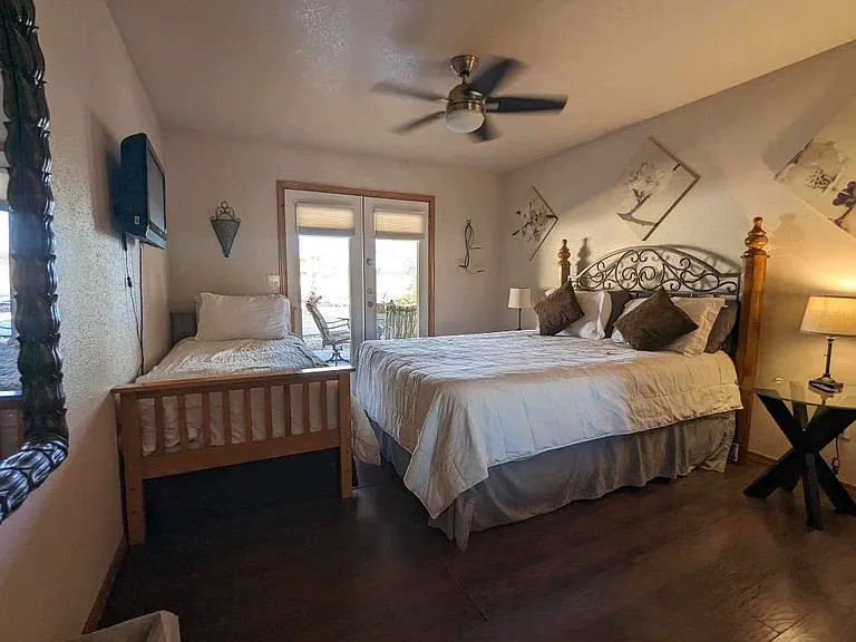 2760 Inverness Dr — Photo 12