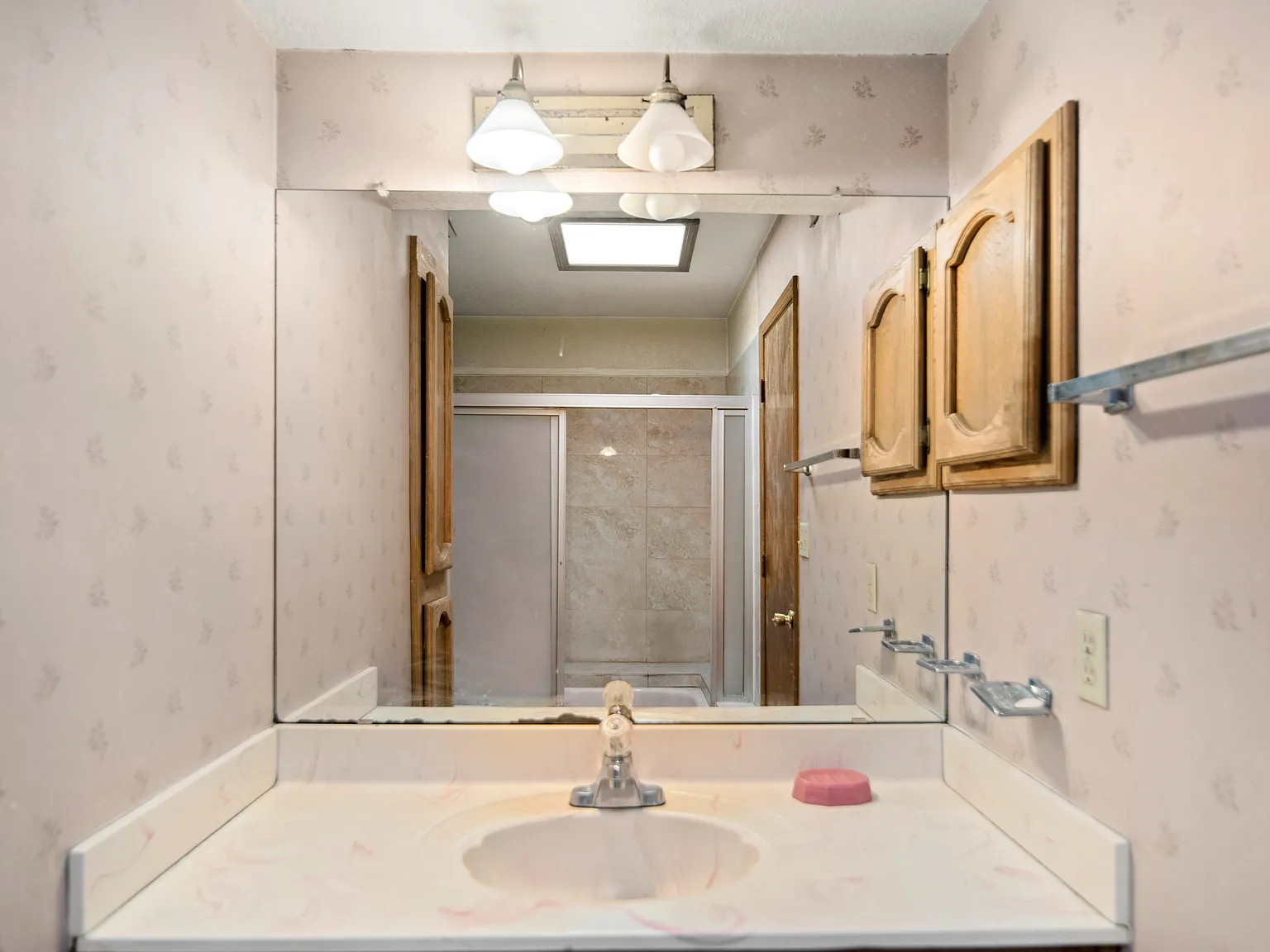 3 bed, 2.5 bath, 1784 sqft, $1,700 — Photo 3