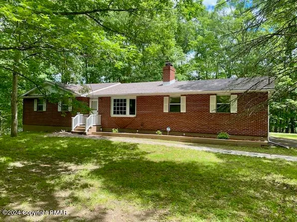2131 Knob Hill Cir, East Stroudsburg, PA 18302