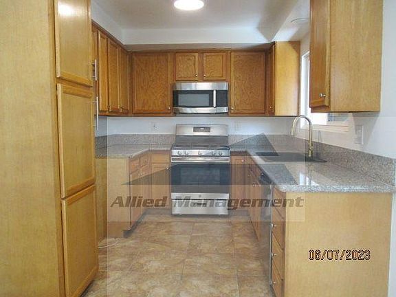 2nd image of 401 Sunflower Ave #70b9ea850