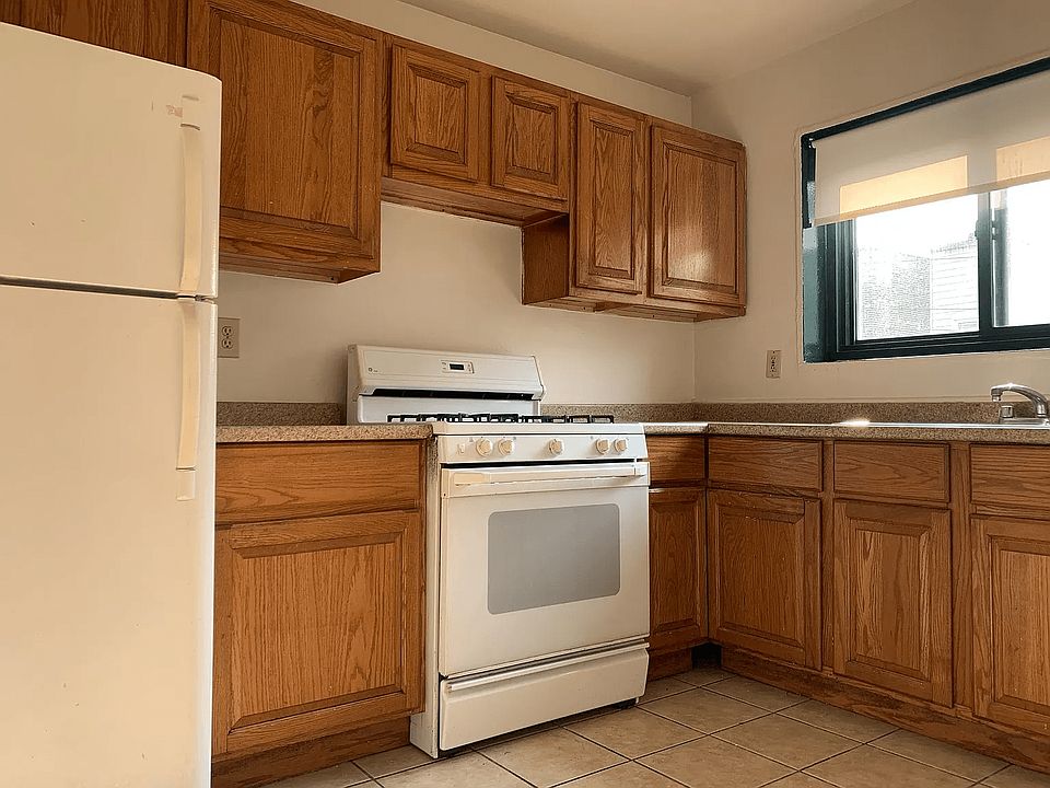1st image of 2839 W Rosemont Ave #2839