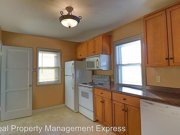 4th image of 1417 S Lake Ave