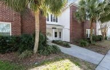 3rd image of 101 Golfview Ln #101