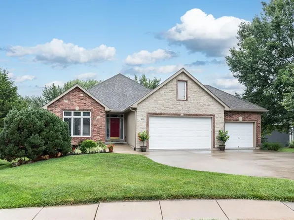 1019 Starla Ct, Tonganoxie, KS 66086