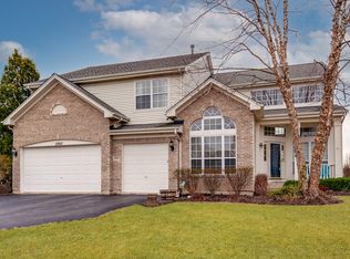 2907 Glenarye Dr, Lindenhurst, IL 60046