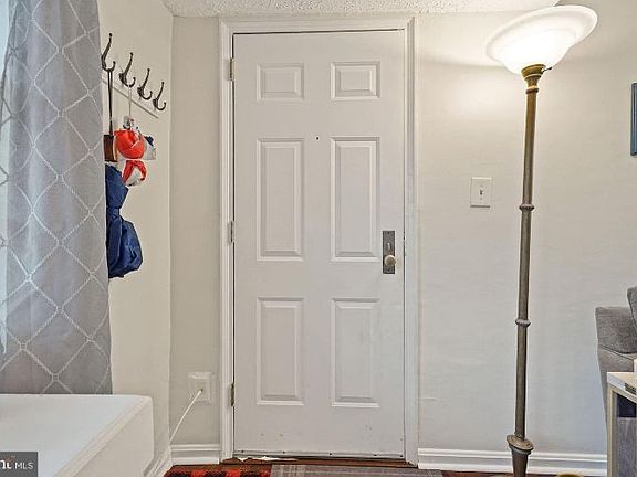 4th image of 1730 W Abingdon Dr Unit 1730-T1