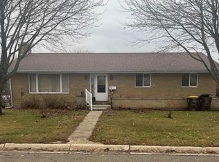 611 S Ward St, Stockton, IL 61085