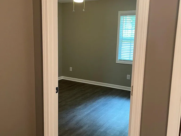 1020 Hillsborough Chase NW — Photo 17