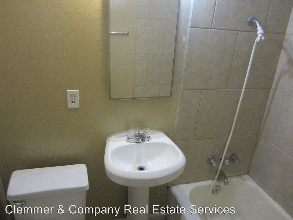 2nd image of 2503 Lake St