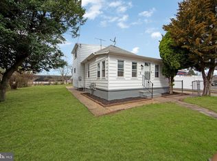 8 S Burnt Mill Rd, Voorhees, NJ 08043