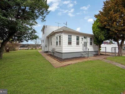 8 S Burnt Mill Rd, Voorhees, NJ, 08043