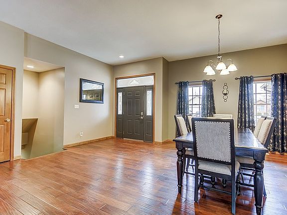 3rd image of 15060 Woodland Trail Dr