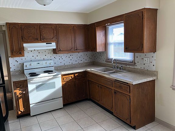 5th image of 6148 Willow Creek Dr APT 3A