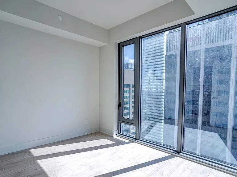 8 Cumberland St #3904 — Photo 6