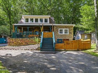 71 S Lake Dr, Lake Harmony, PA 18624