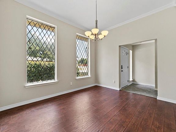 5th image of 721 Pebblecreek Dr