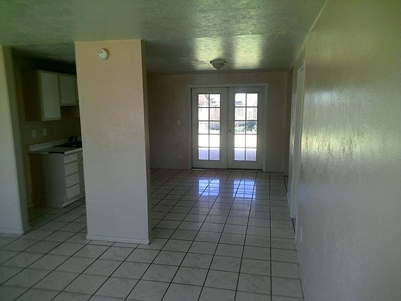 4th image of 1932 N 69th Dr