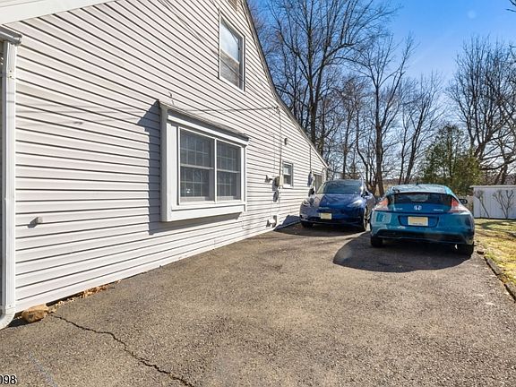 5th image of 15 Nestro Rd