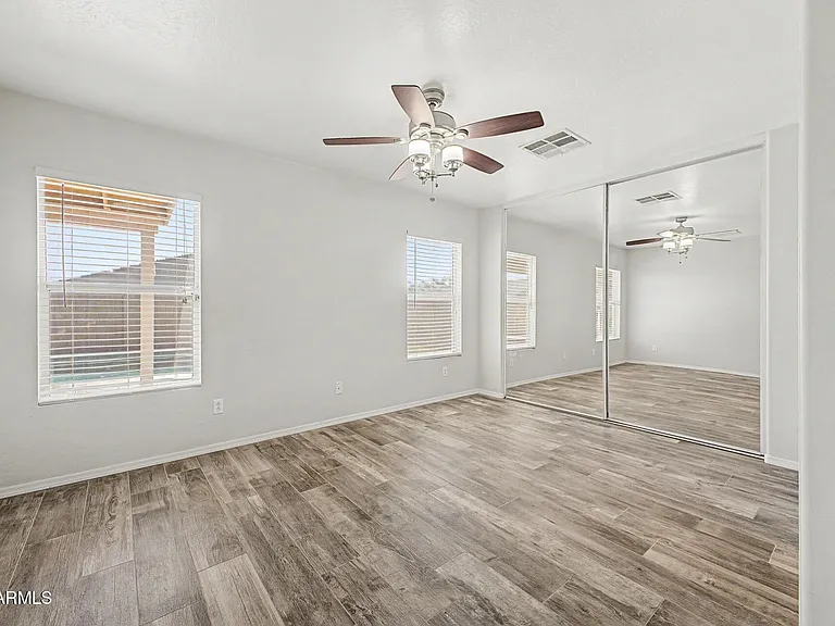 1633 S 225th Ln — Photo 12