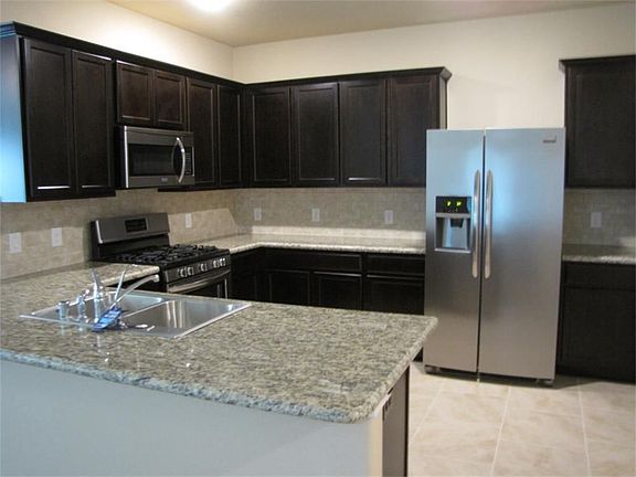 4th image of 1943 Bravos Manor Ln