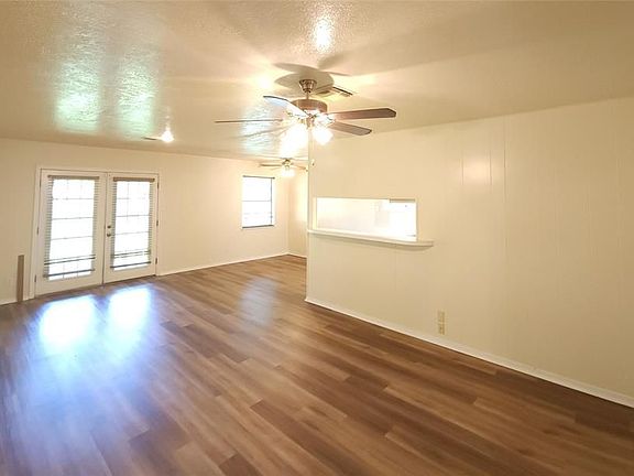 5th image of 5322 Royal Oak Dr