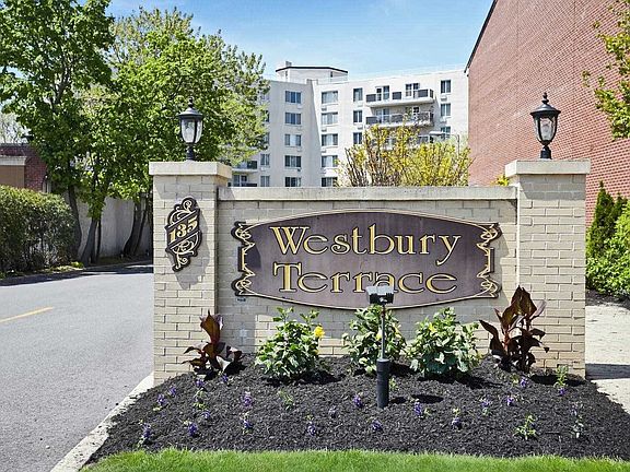 2nd image of 135 Post Ave APT 1L