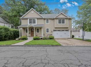194 9th St, Cresskill, NJ 07626