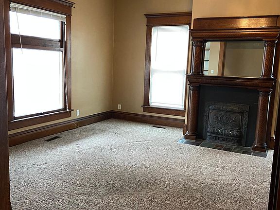 4th image of 21 N Pennsylvania St APT 1