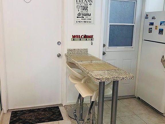 5th image of 465 Paradise Isle Blvd APT 105