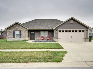 210 Royal Birkdale Ct, Vine Grove, KY 40175