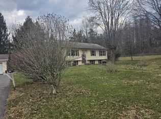 1111 Delabole Junction Rd, Pen Argyl, PA 18072