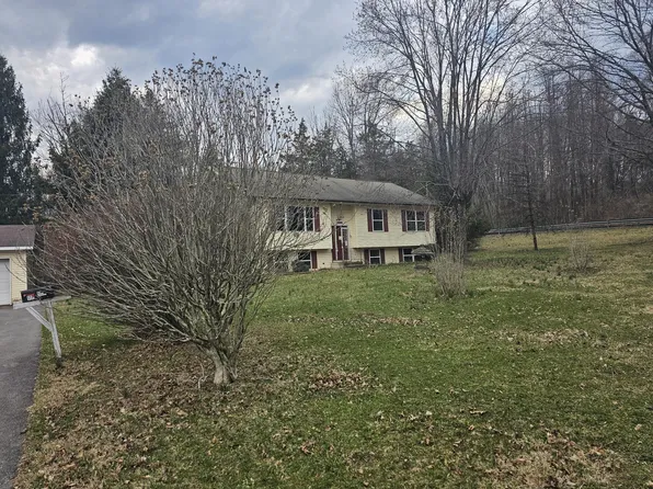 1111 Delabole Junction Rd, Pen Argyl, PA 18072