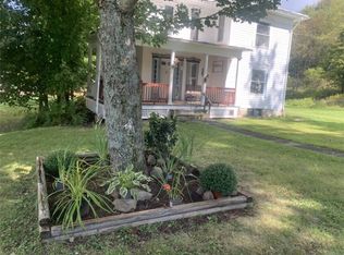 42 Sunnyside St, Friendship, NY 14739