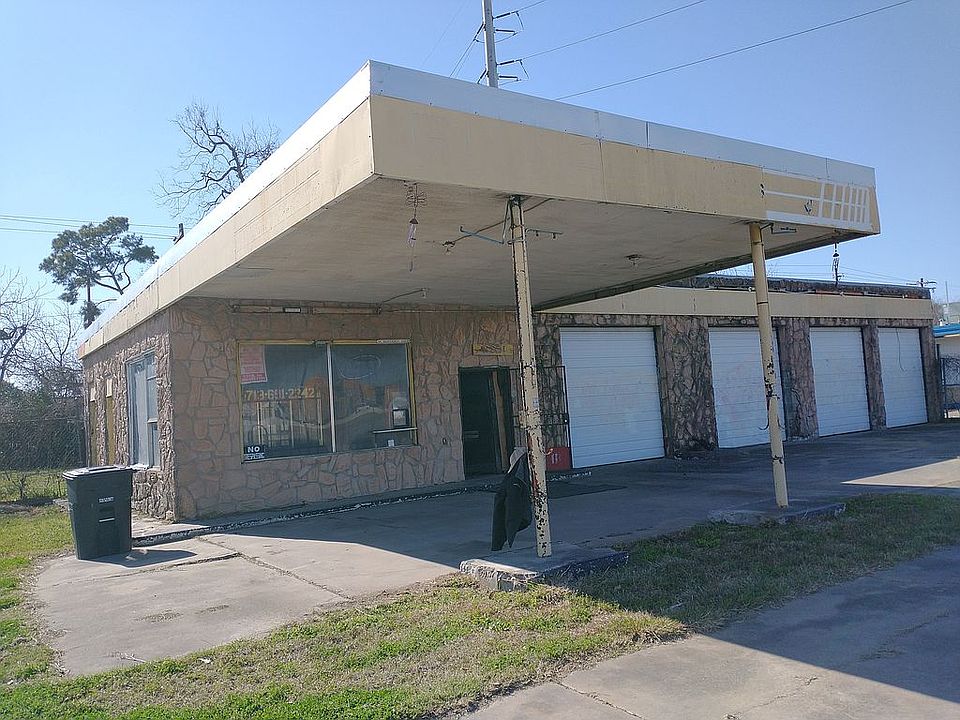 Commercial Building For Sale