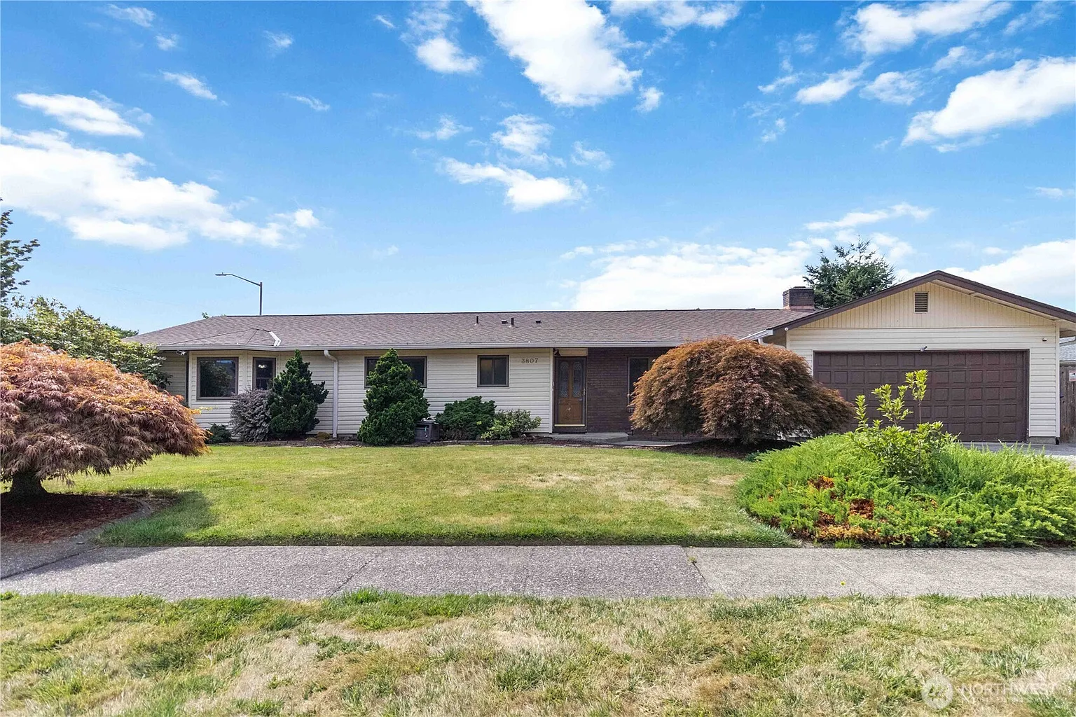 3807 Oak Street photo 1