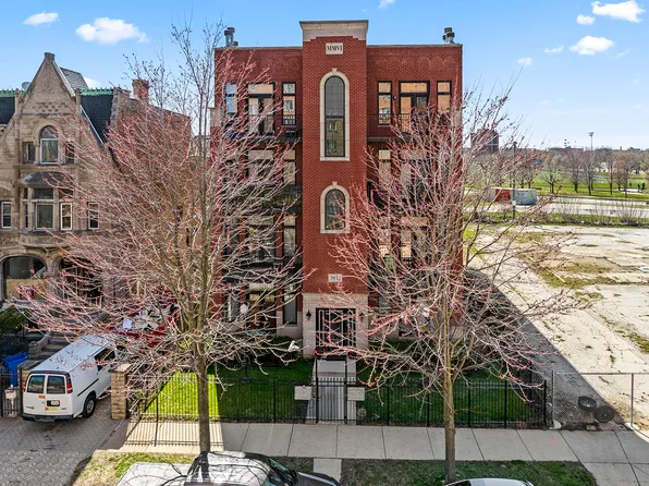 3932 S Lake Park Ave APT 3N, Chicago, IL 60653