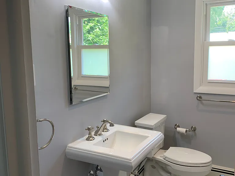 422 Truman St — Photo 4