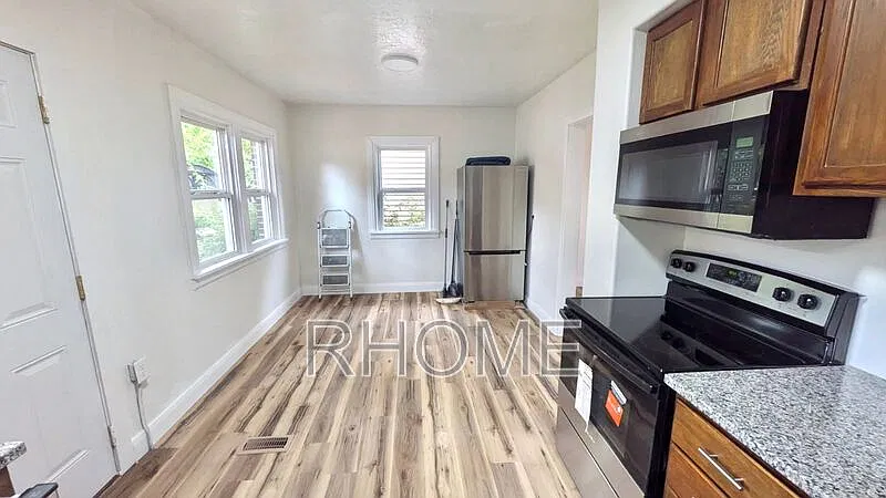 2 bed, 1.0 bath, 875 sqft, $1,449 — Photo 4