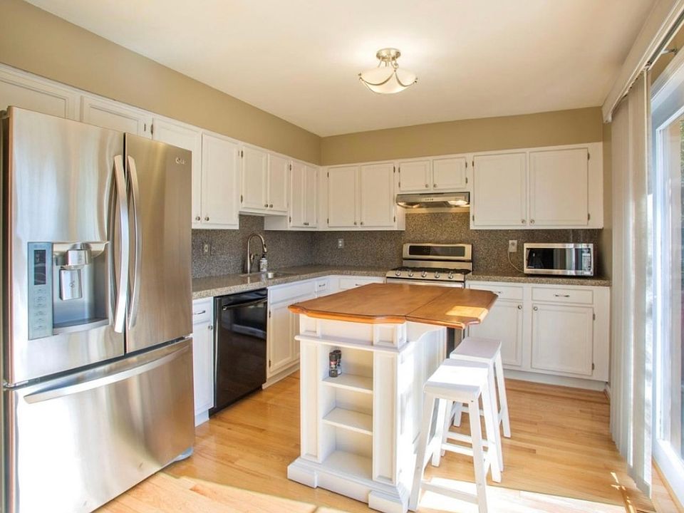 2nd image of 4037 Ottawa Ct