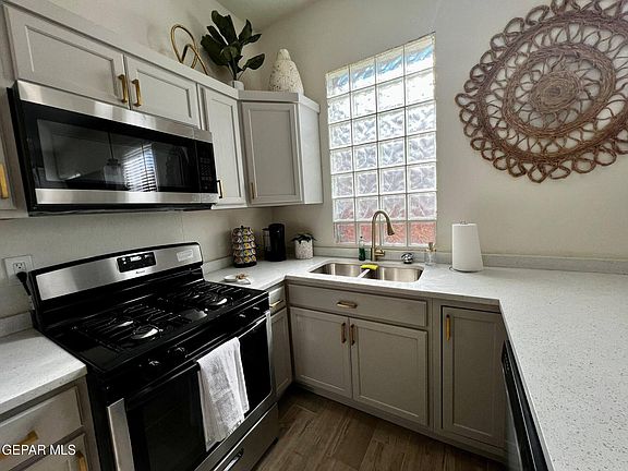 4th image of 1008 E Nevada Ave