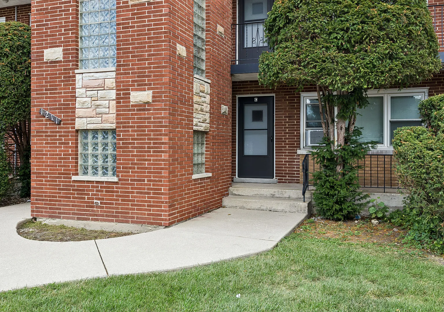1 bed, 750 sqft, $1,499 — Photo 3