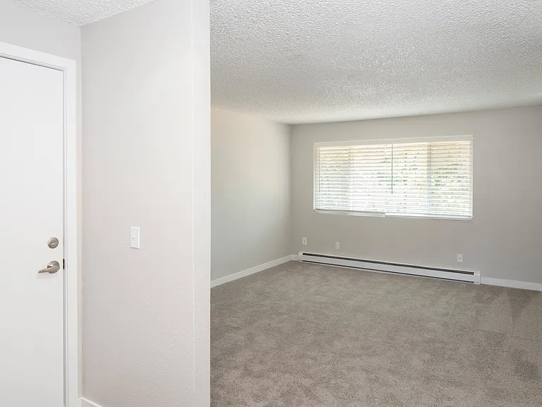 Fox Pointe — Photo 34