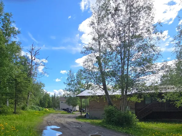 17690 E Idle Dr, Palmer, AK 99645