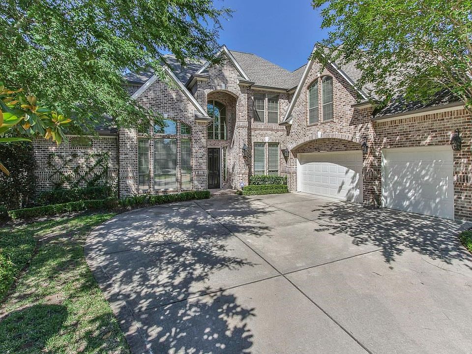 Amazing home on quiet cul-de-sac.