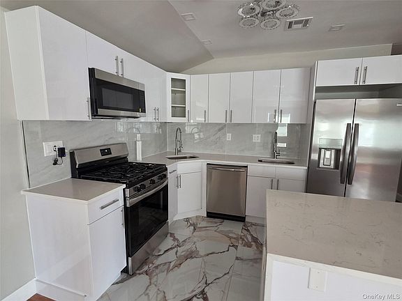 4th image of 1720 New Haven Avenue
