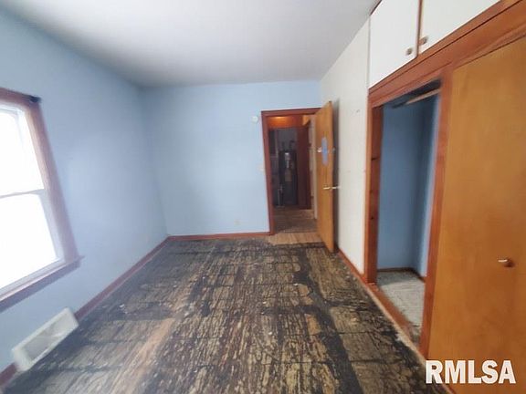 5th image of 1385 Clark St